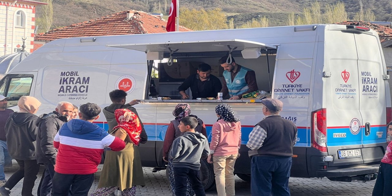Depremzedeleri yalnız bırakmıyorlar! Türkiye Diyanet Vakfı ekipleri Yozgat'ta