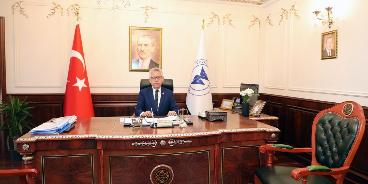Yozgat Belediye Başkanı Kazım Arslan koltuğunu bakın kimlere kaptırdı!