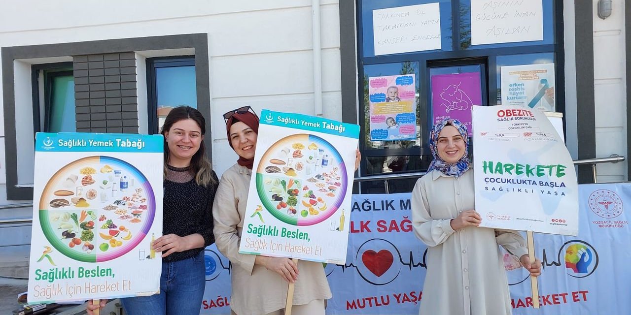 Yozgat'ta dikkatleri üzerlerine çektiler! Kapı kapı dolaşıp vatandaşlara dağıtıyorlar