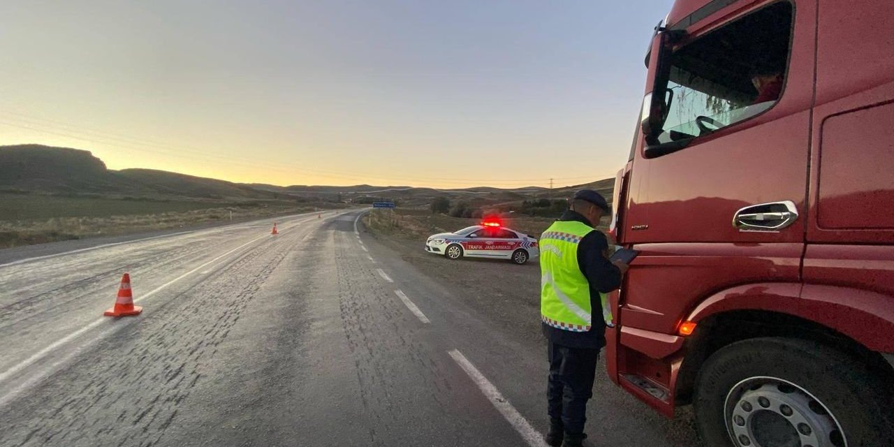 Denetimler Yozgat geneline yayılıyor! Trafik ekipleri sürücülere ceza yağdırdı