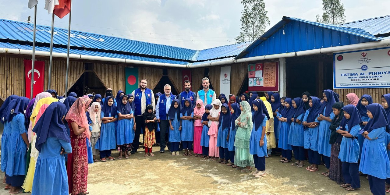 Türkiye Diyanet Vakfı Genel Müdürü İzani Turan Bangladeş'te