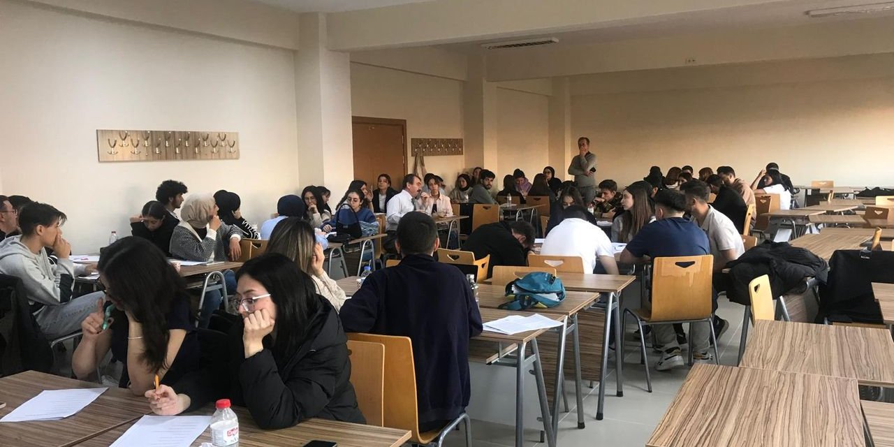 Yozgat Bozok Üniversitesi öğrencilerine TÜBİTAK destekli eğitim