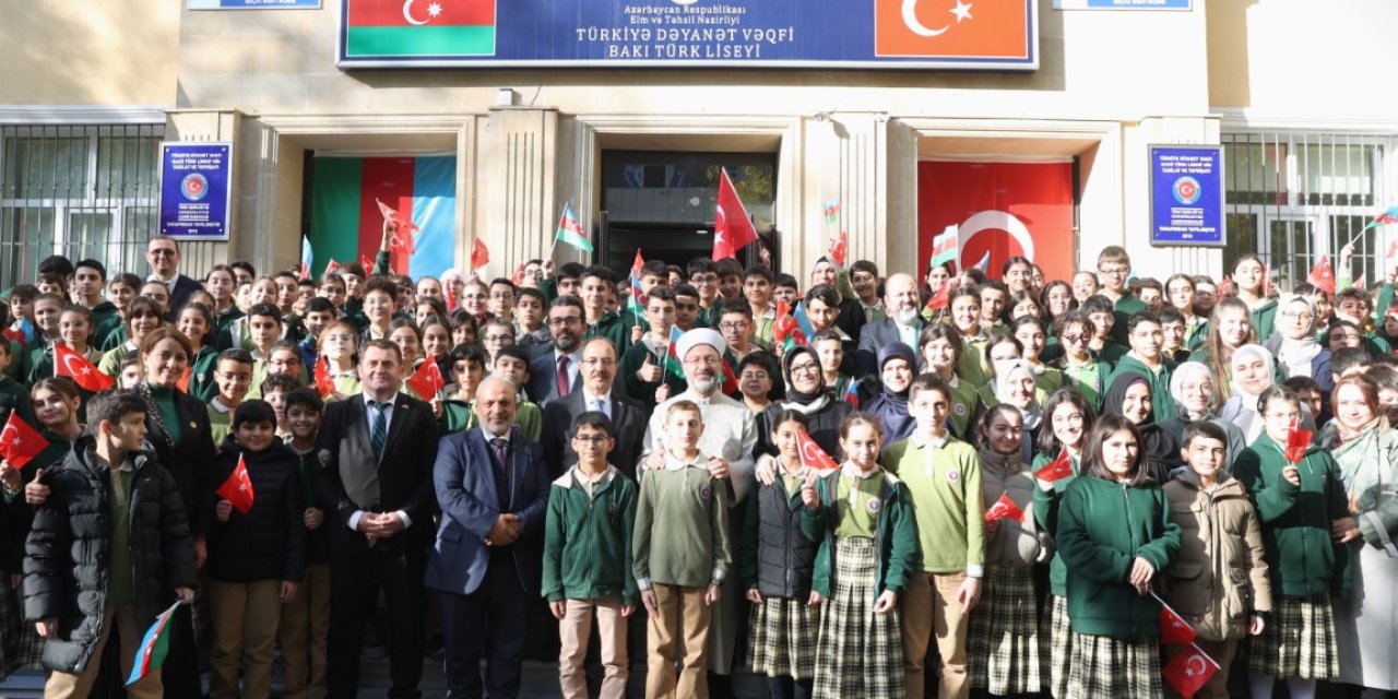 Türkiye Diyanet Vakfı Azerbaycan Bakü Türk Lisesi öğrencilerinden coşkulu karşılama