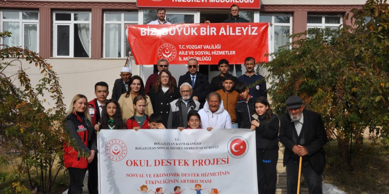 Yozgat'ta dede torun el ele verdi! Renkli görüntülere sahne oldu