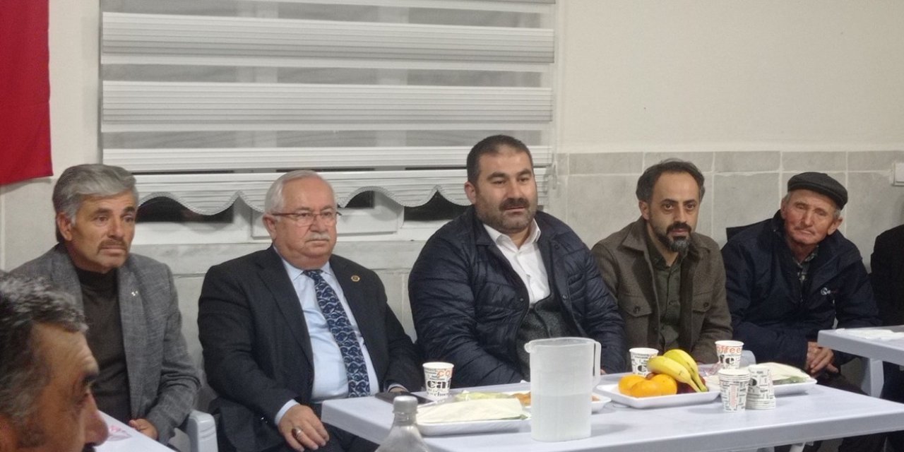 Ak Parti Yozgat İl Başkanı Çelebi Altuntaş 20 köy muhtarıyla buluştu