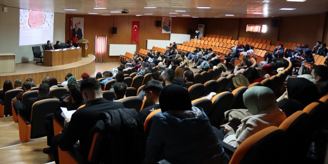 Yozgat Bozok Üniversitesi'nde öğrenci panelleri tüm hızıyla sürüyor