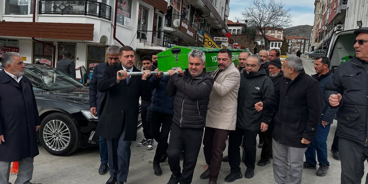 Yozgat'ta herkesi yasa boğdu! Cenaze törenine sevenleri akın etti