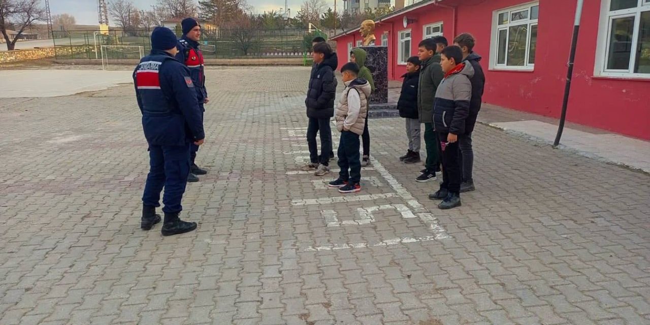 Yozgat'ta okullar açıldı! Ekipler teyakkuza geçerek bu bölgelerde kuş uçurtmuyor