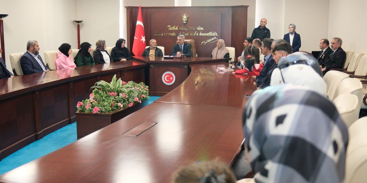 Yozgat'ta şehit ailelerine ve gazilere devlet övünç madalyaları takdim edildi