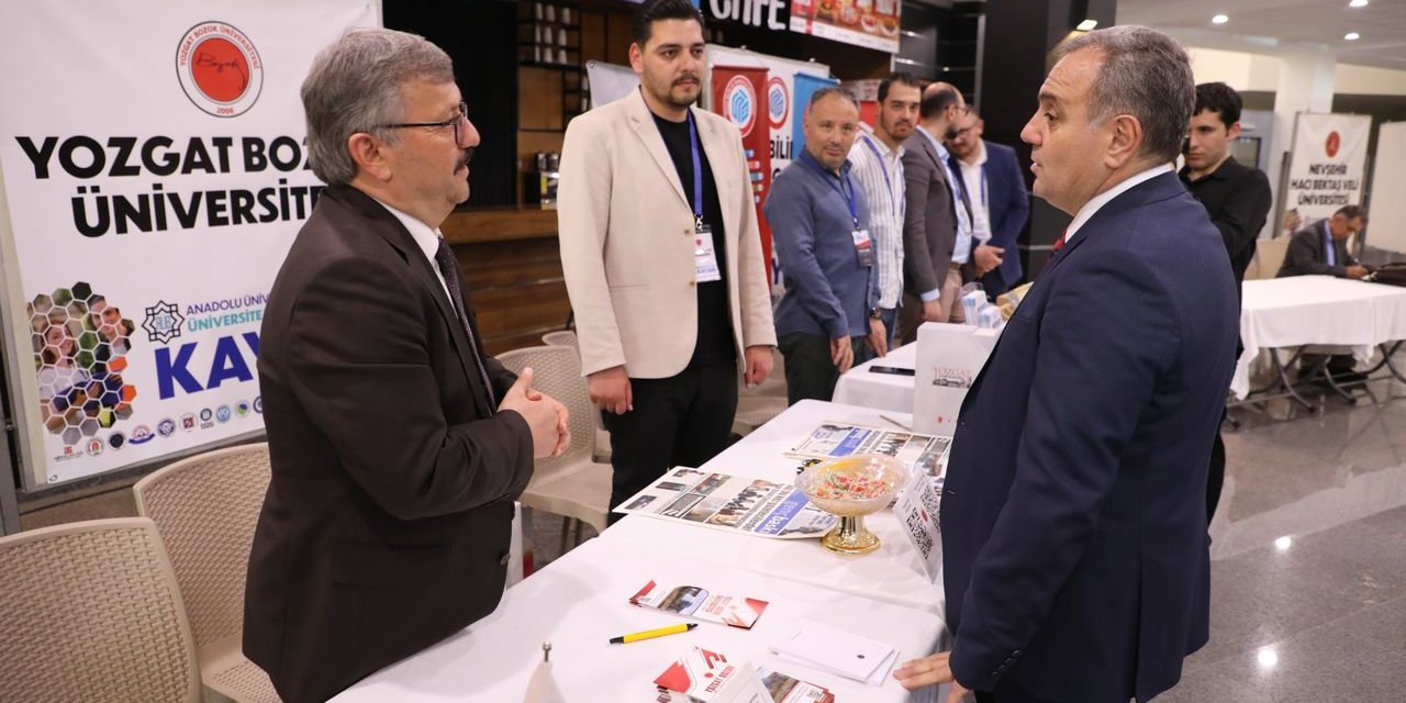 Kayseri'de Yozgat rüzgarı esti! Yozgat Bozok Üniversitesi aldığı ödüllerle yükselişe geçti
