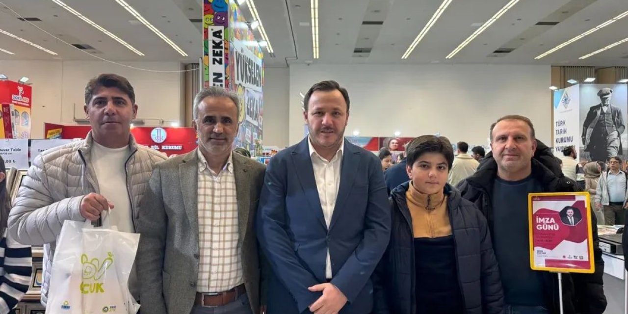 Dr. Muhammed Fatih Çakmak, Ankara Kitap Fuarı’nda okurlarıyla buluştu