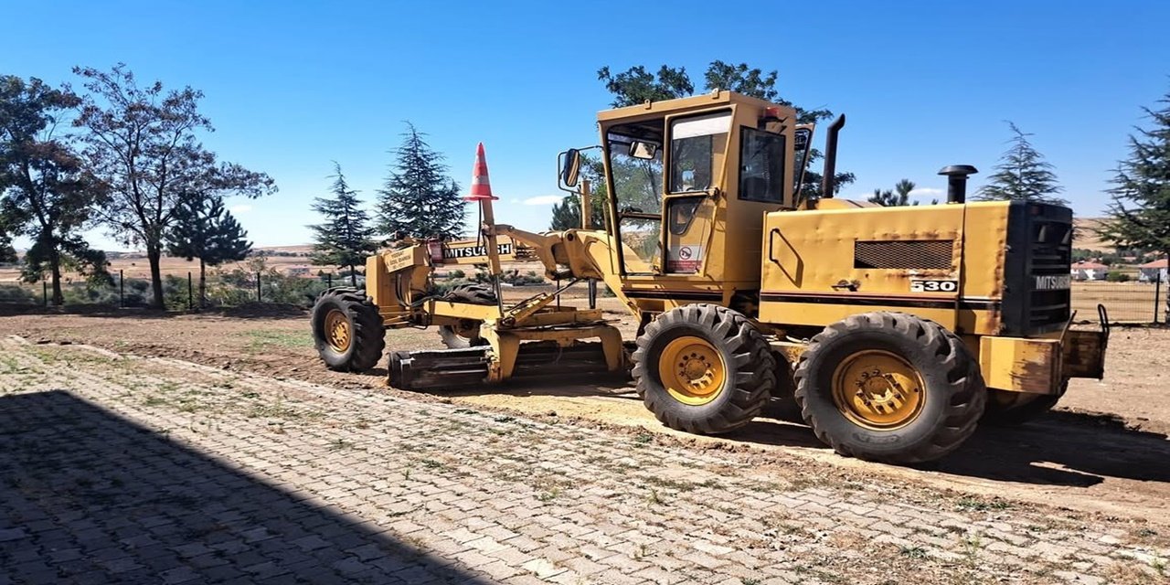 Marziye İbrahim Ertek Ortaokulunda Hummalı Çalışma: İş Makineleri Okul Bahçesine İndi