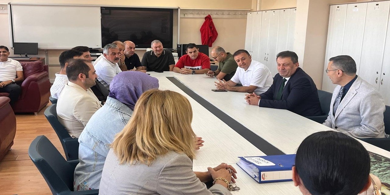 Yozgat İl Milli Eğitim Müdürü Türk: Erdoğan Akdağ Fen Lisesi'ni Ziyaret Etti