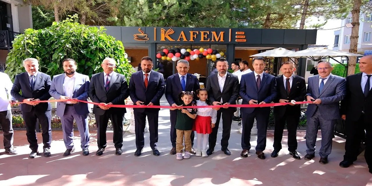Vali Özkan ve Milletvekili Şahan Sorgun'da Açılış Yaptı: İlçeye Kitap ve Çay Bahçesi