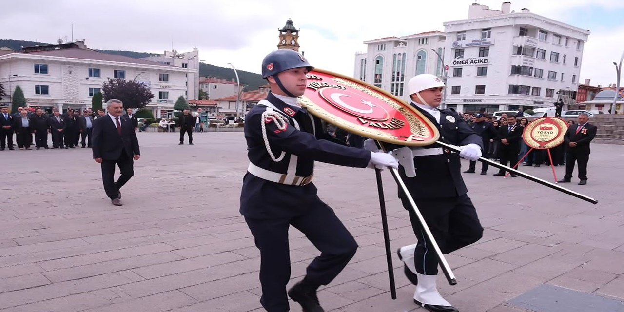 Cumhuriyet Meydanı'nda 19 Eylül Gururu: Gaziler Günü Törenle Kutlandı