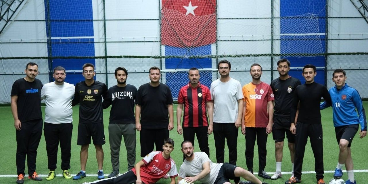 Yozgat AK Parti Teşkilatı Halı Saha Maçı Yaptı: Milletvekili Süleyman Şahan da Oynadı
