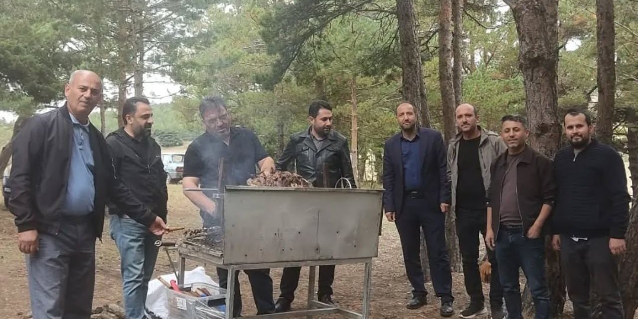 Yozgat Diyanet-Sen Teşkilatı Toplandı: Çağ Kebabı Eşliğinde Buluşma Yapıldı