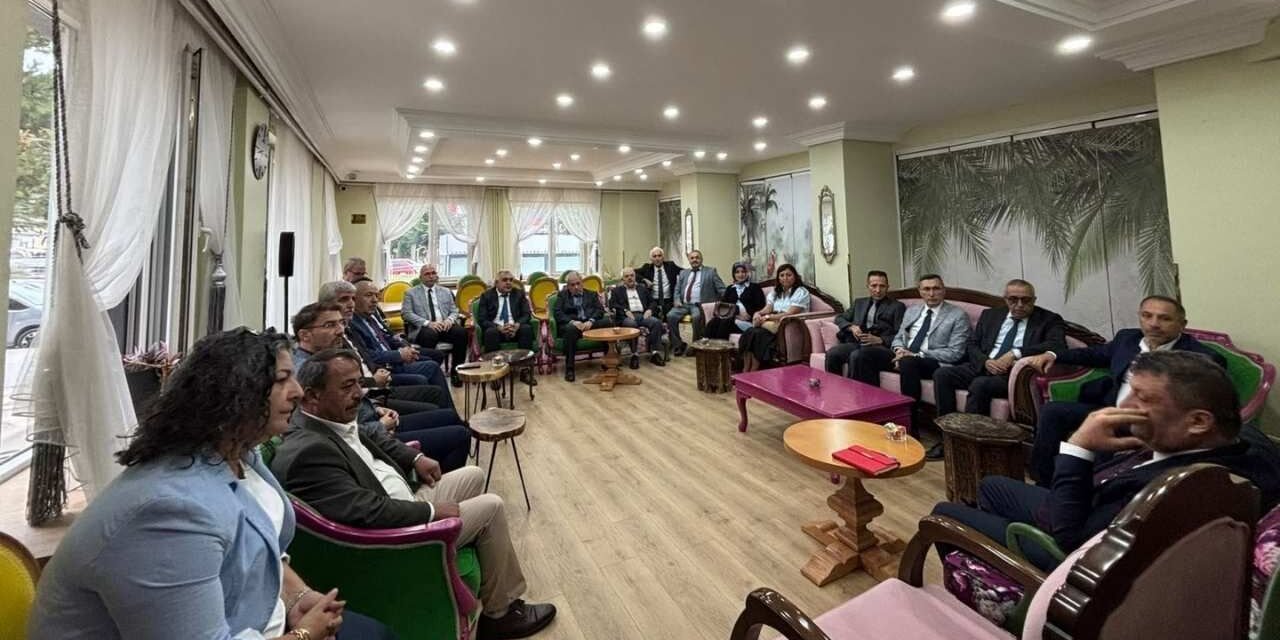 Yozgat İl Millî Eğitim Müdürü Yaşar Ortaöğretim Yöneticileriyle Görüştü