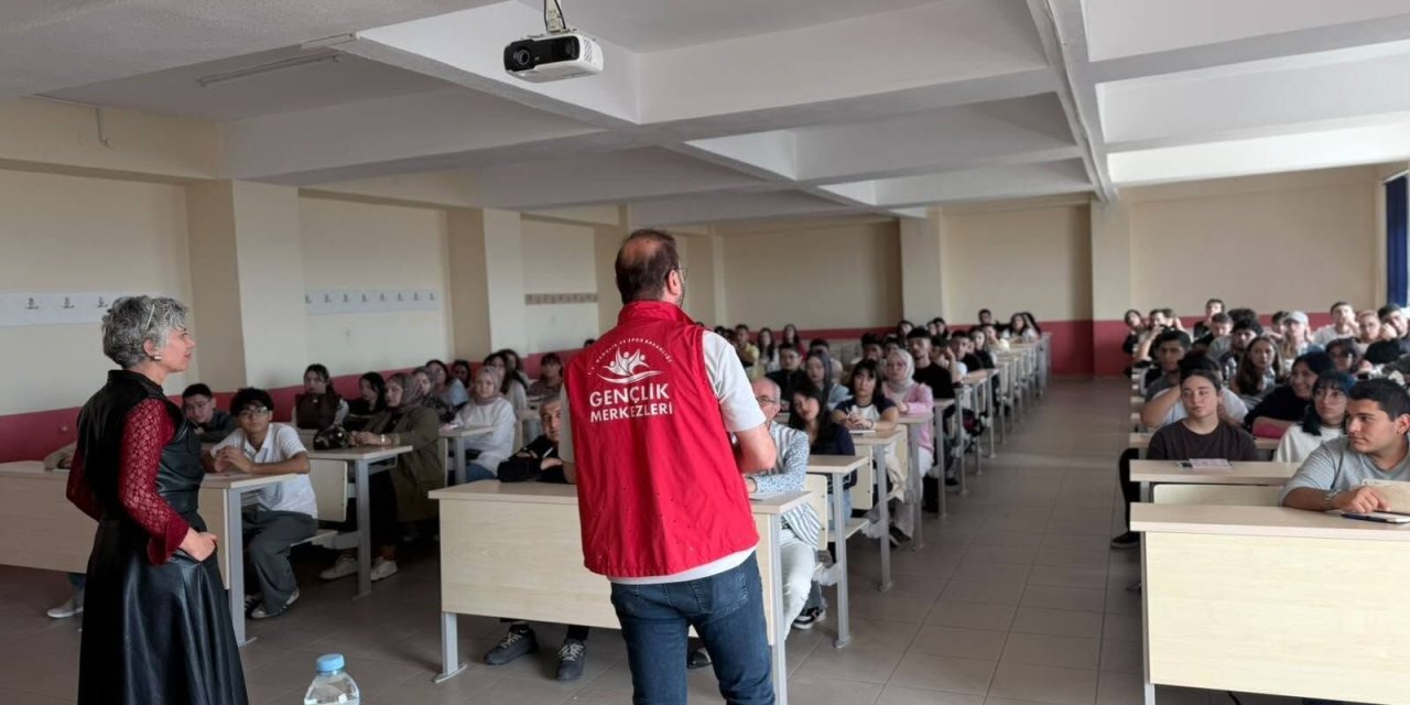 Yozgat Bozok Üniversitesinde Kariyer Günleri: Genç Ofis ve Bakanlık İmkanları Anlatıldı