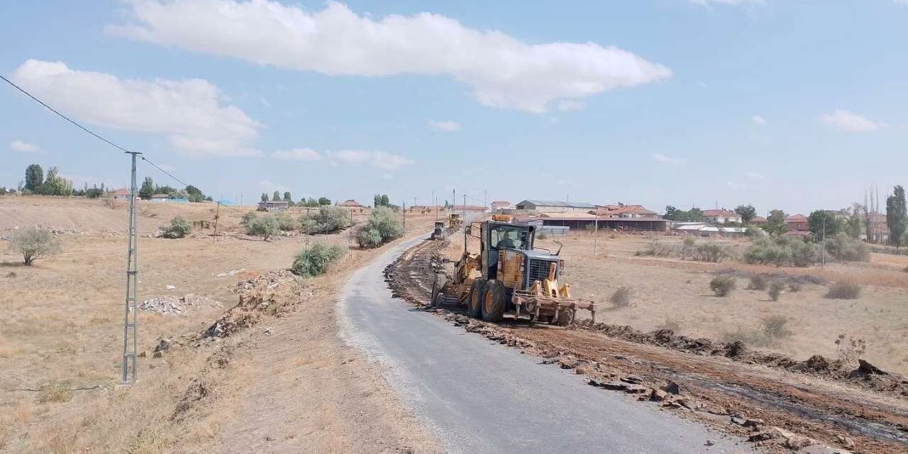 Sorgun Kırsalında Güçlü Altyapı: Dişli ve Ağcın Köyleri Arasında Sıcak Asfalt Çalışması