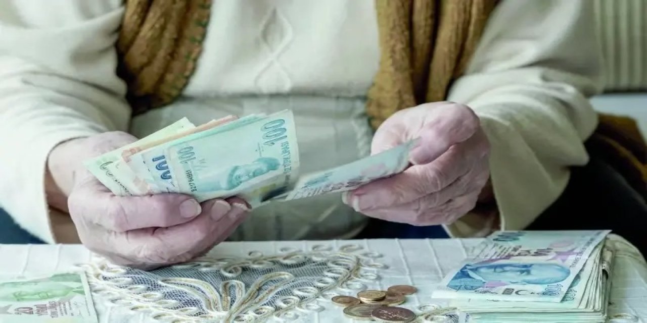 Başvurular Bugün Başladı: Ekim Ayı Emekli Promosyonlarında Hangisi Nakit, Hangisi Ek Ödül?