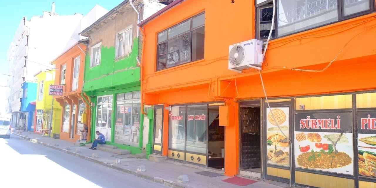 Yozgat Bankalar Caddesi Baştan Aşağı Yenilendi: Esnafla El Ele Modern Dönüşüm