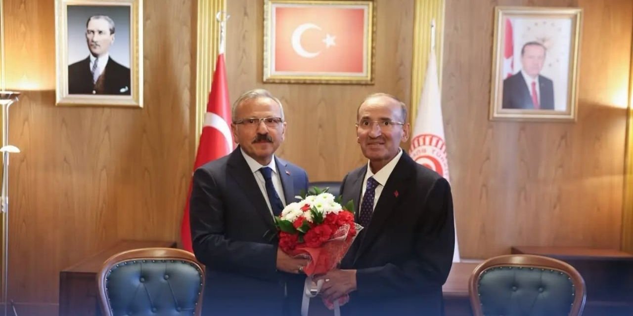 Meclis'te Bayrak Değişimi: Yozgat Milletvekili Şahan'dan Bekir Bozdağ'a Teşekkür