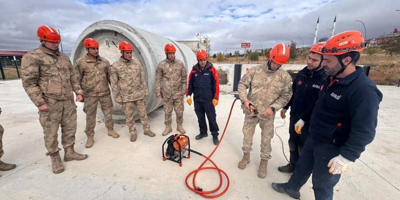 Yozgat İl Jandarma Ekipleri Enkaz Altında Arama Kurtarma Eğitimi Aldı
