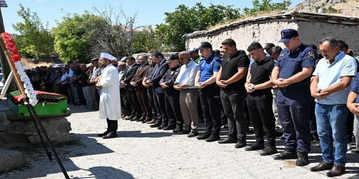 Yozgat Şehit Babasını Son Yolculuğuna Uğurladı: Cenazeye Emniyet Müdürü Tuncay Pekin Katıldı