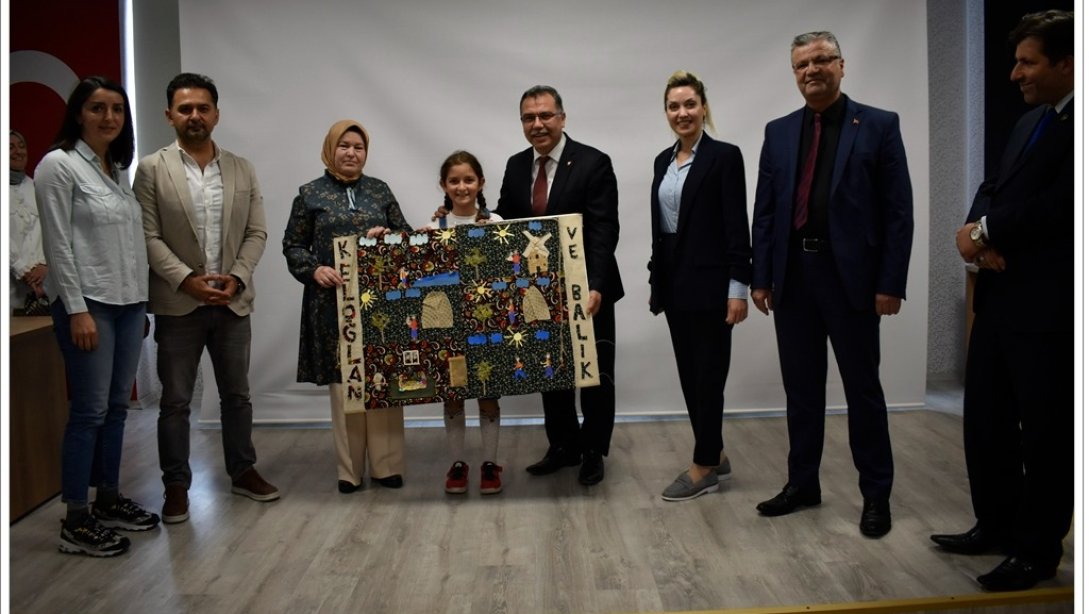 ogrencilere-odulleri-verildi.jpg