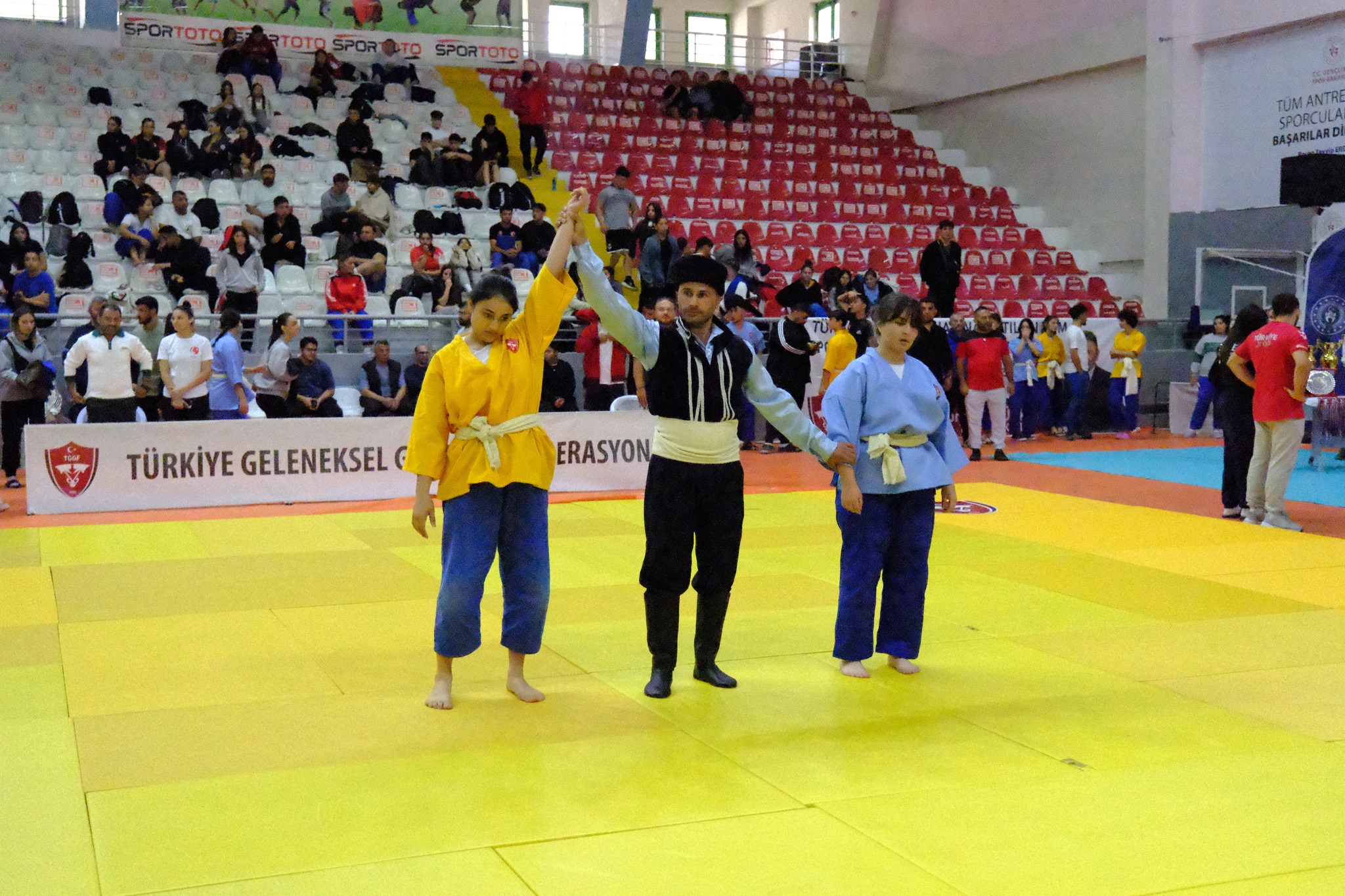 9-001.jpg