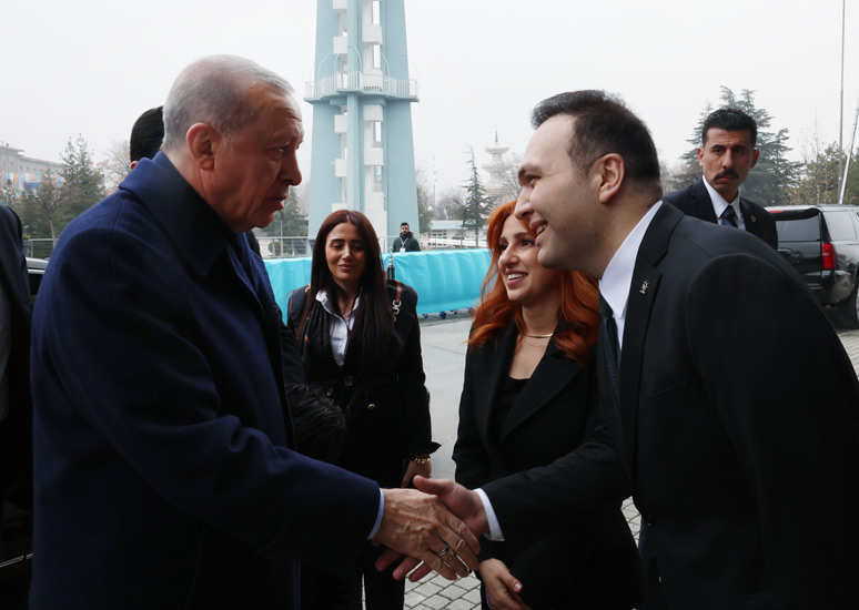 ak-genclige-yozgatli-baskan.jpg