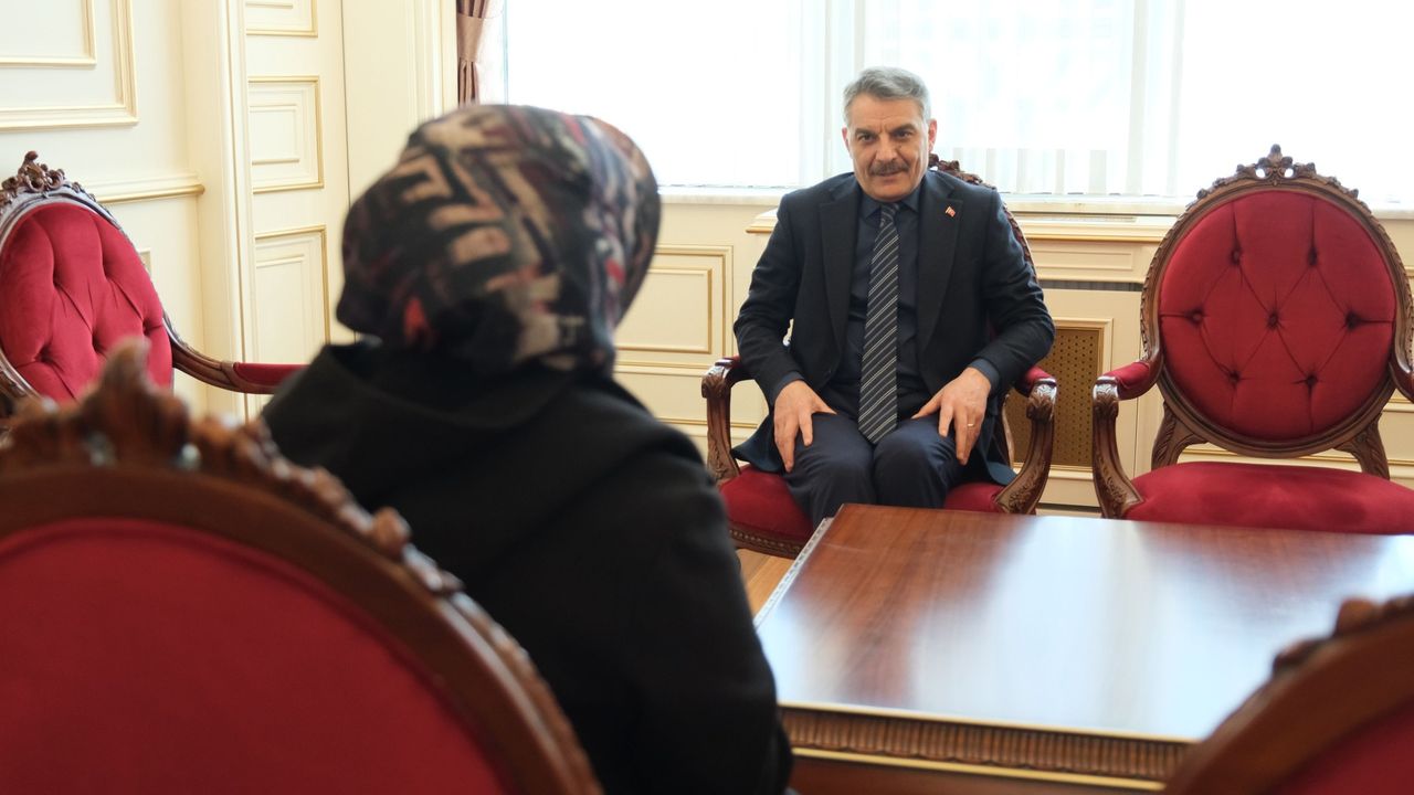 vali-ozkan-cozum-odakli-yaklasiyor.jpg
