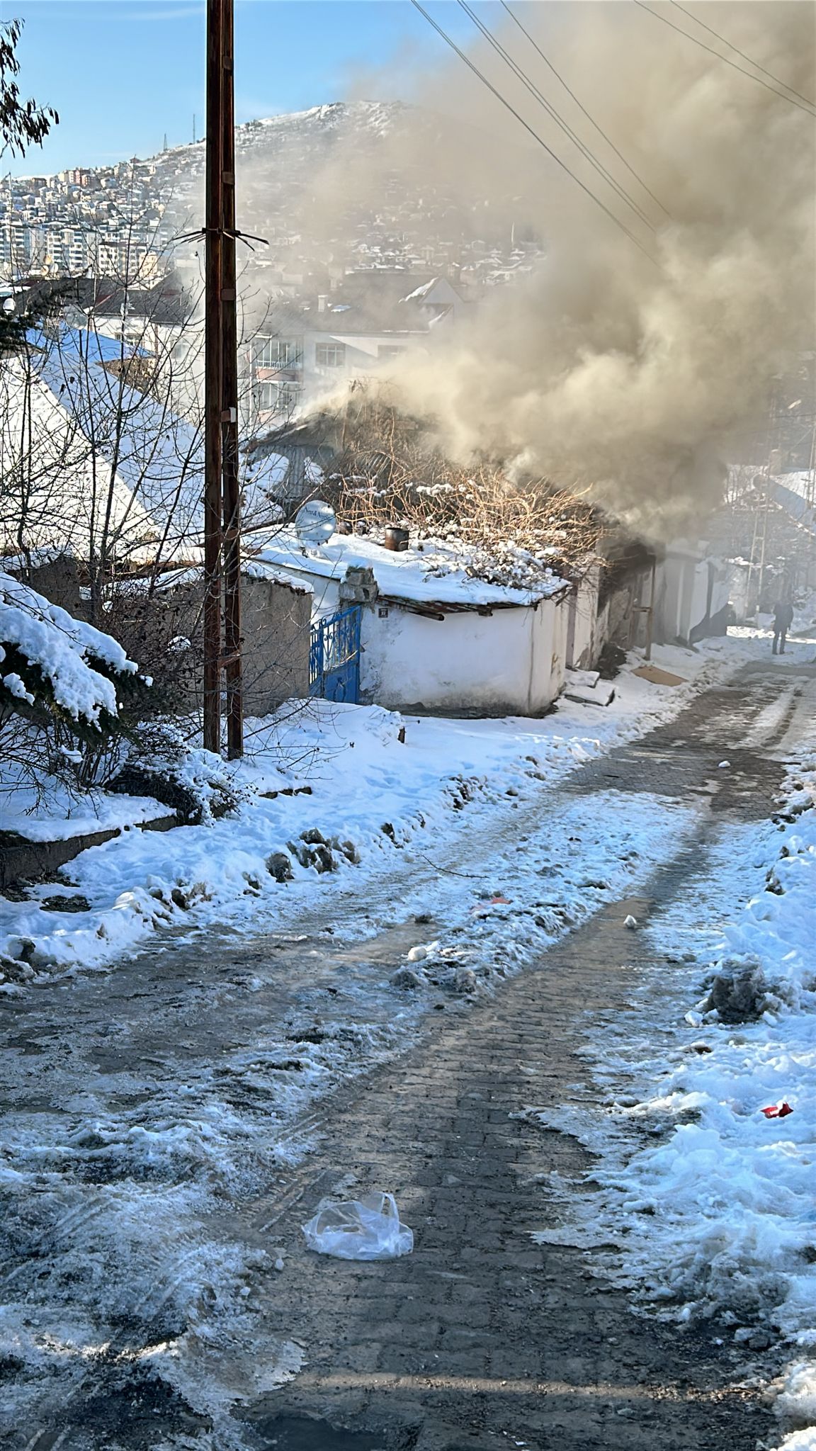 eski-bir-evde-yangin-cikti1.jpg