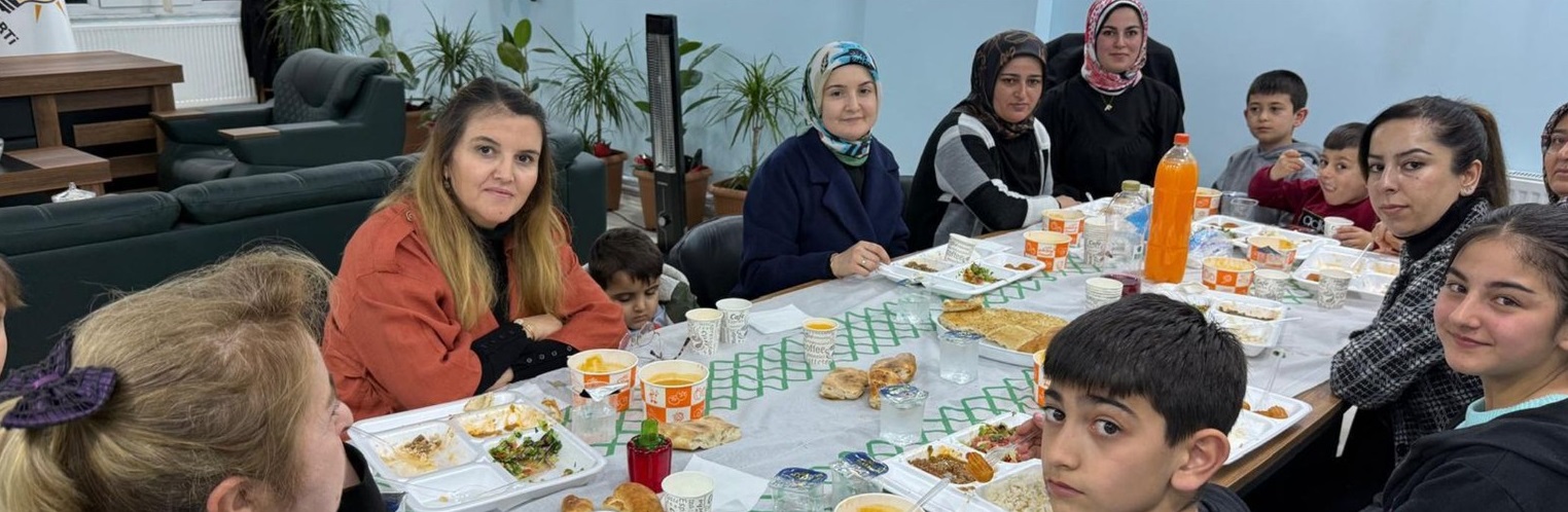 ak-partiden-vefa-iftari2.jpg