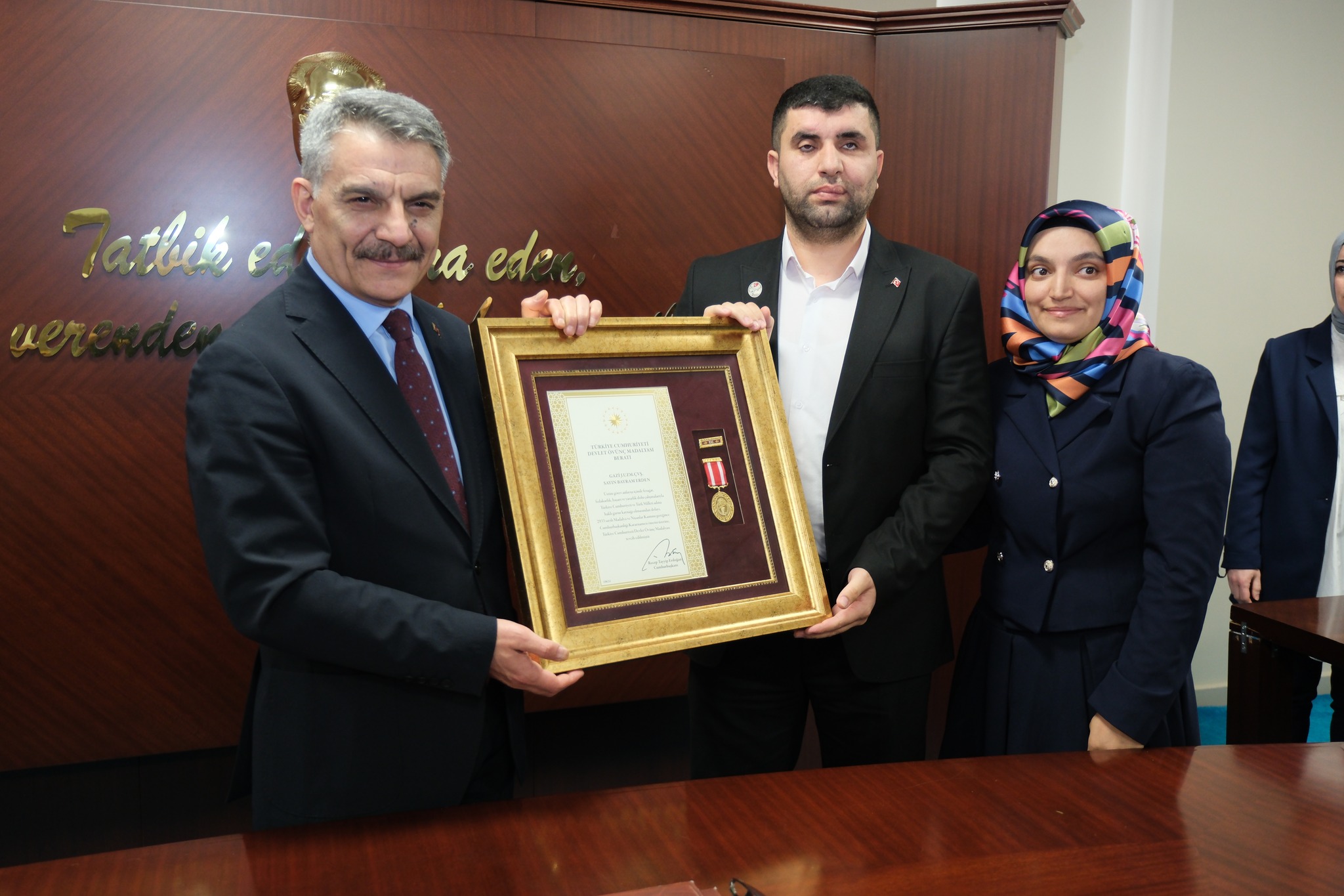 madalyalar-takdim-edildi5.jpg