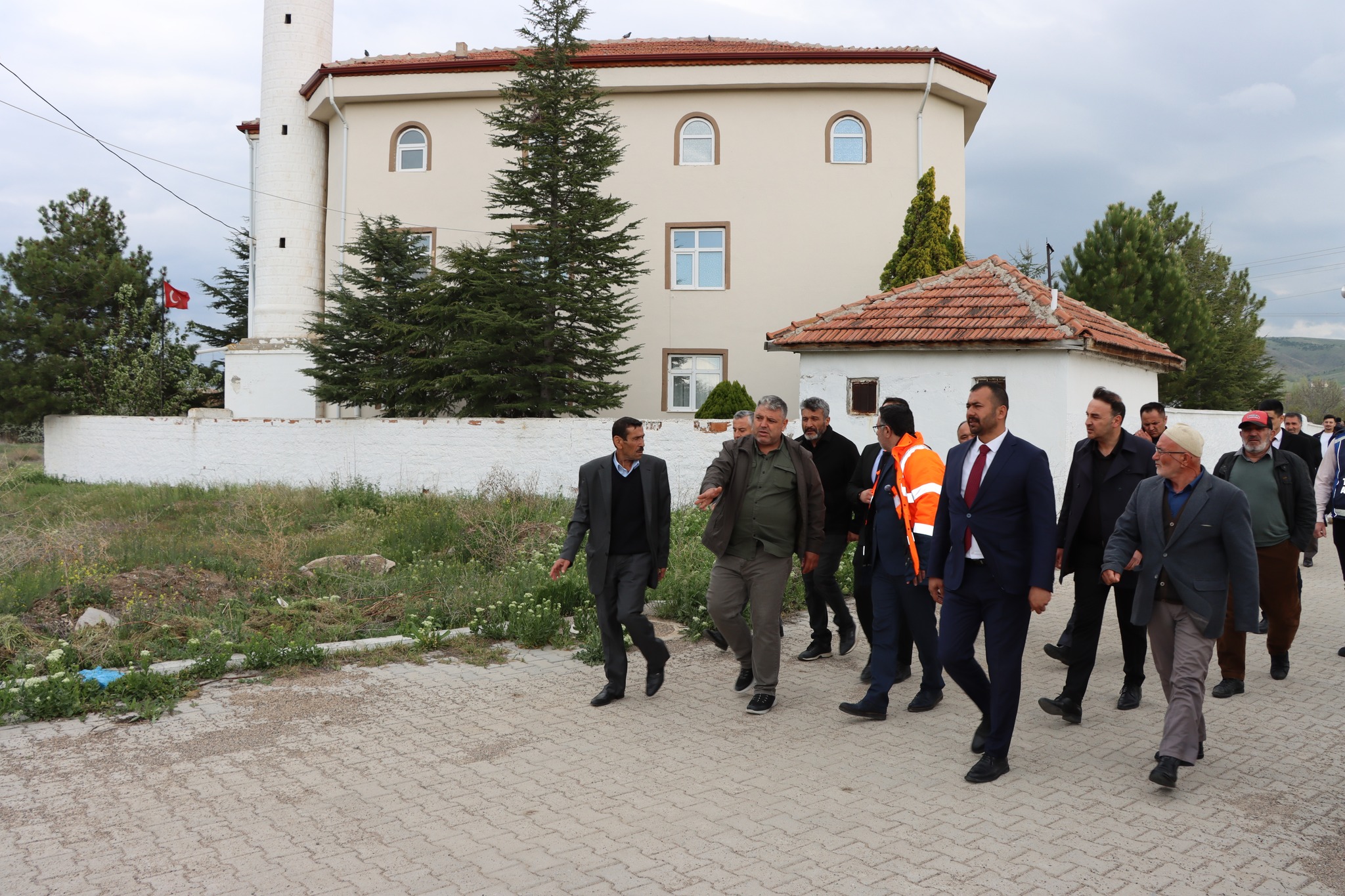 mahalle-sakinlerini-dinledi7.jpg