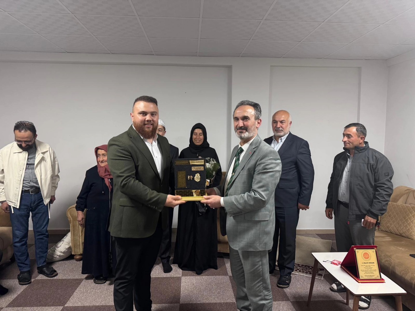 uc-ayda-hafizlik-basarisi-2.jpg