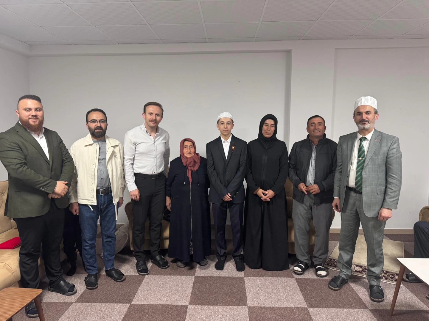uc-ayda-hafizlik-basarisi-4.jpg