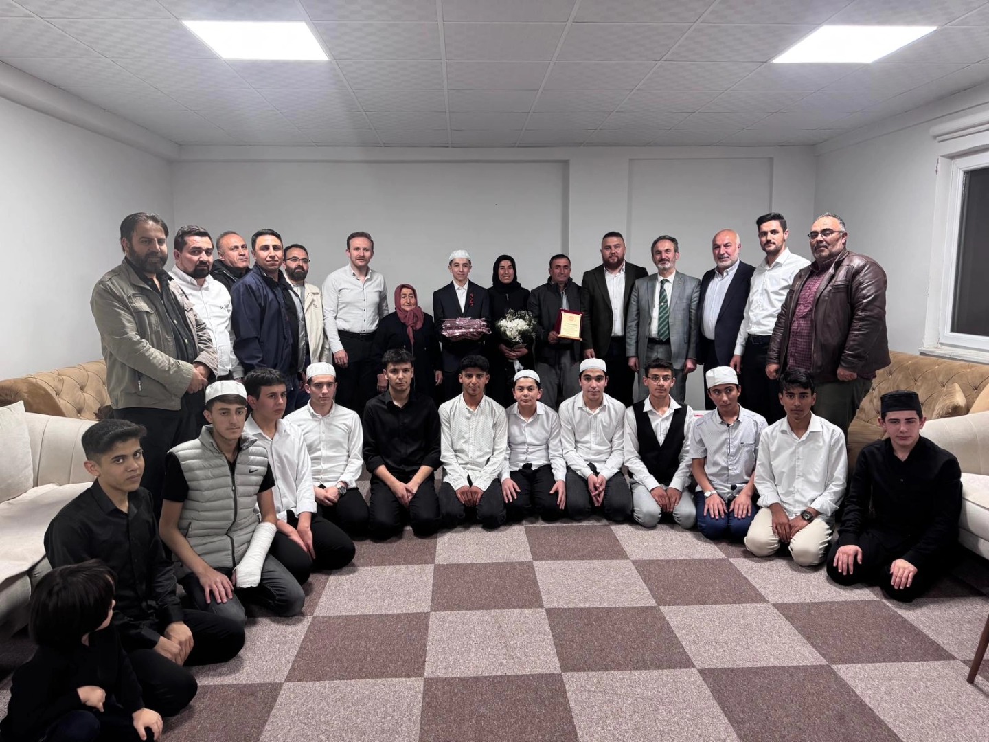 uc-ayda-hafizlik-basarisi.jpg
