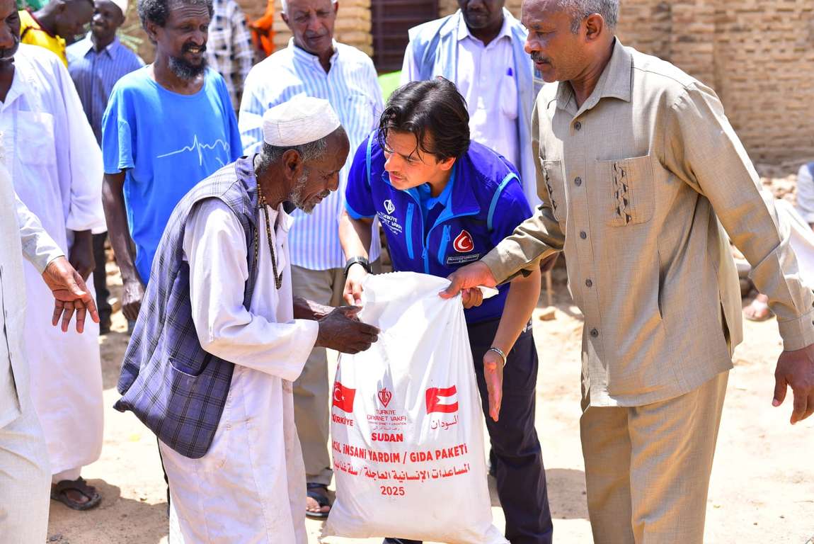 turkiye-diyanet-vakfi-50-yilinda-149-ulkede-50-milyonu-askin-ihtiyac-sahibine-ulasti-28.jpg