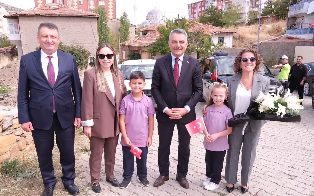 valilikziyaret1.jpg